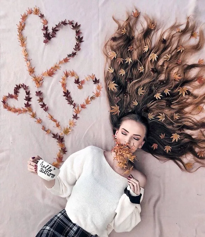 Artist Arranges Amazing Photo Shoots That Show-Off The Beauty Of Her Hair