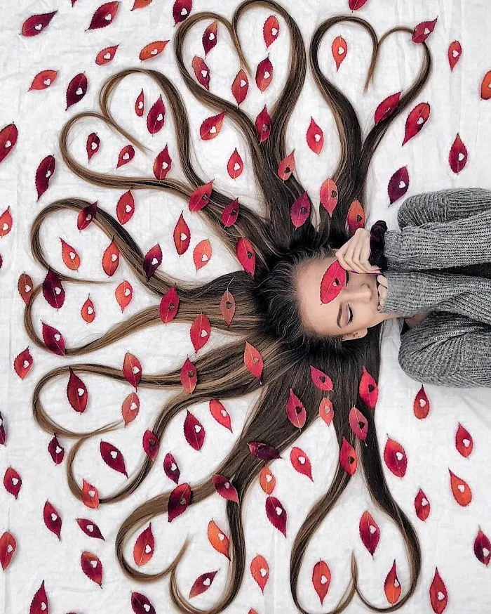 Artist Arranges Amazing Photo Shoots That Show-Off The Beauty Of Her Hair