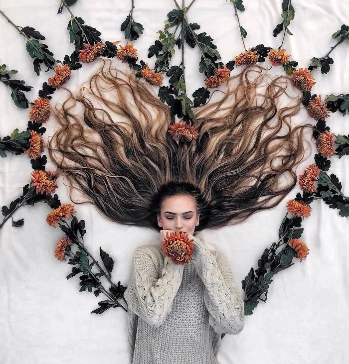 Artist Arranges Amazing Photo Shoots That Show-Off The Beauty Of Her Hair