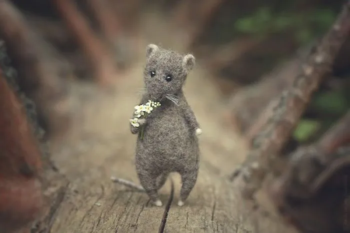 Professional Felt Artist Creates 22 Miniature Characters And They're Just Too Cute