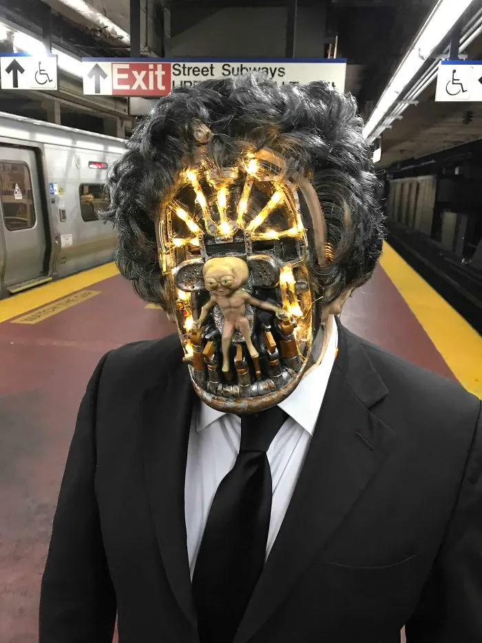 An Arquillen From Men In Black In NYC
