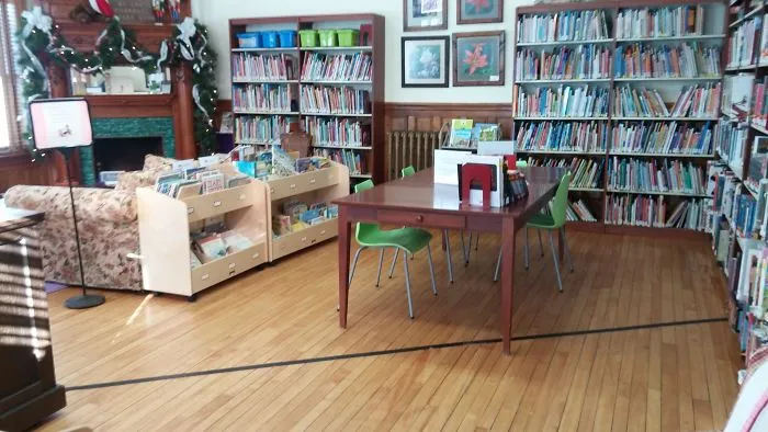 This Library Was Built Exactly Over The Canada-USA Border (The Black Line)