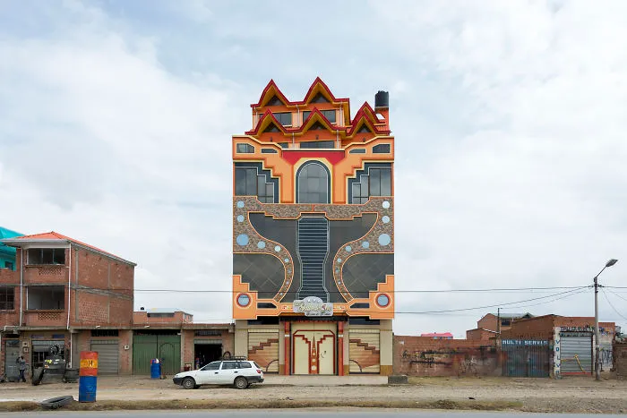 22 Fotos de los edificios de El Alto en Bolivia, para descubrir su estilo arquitectónico único llamado "cholet"