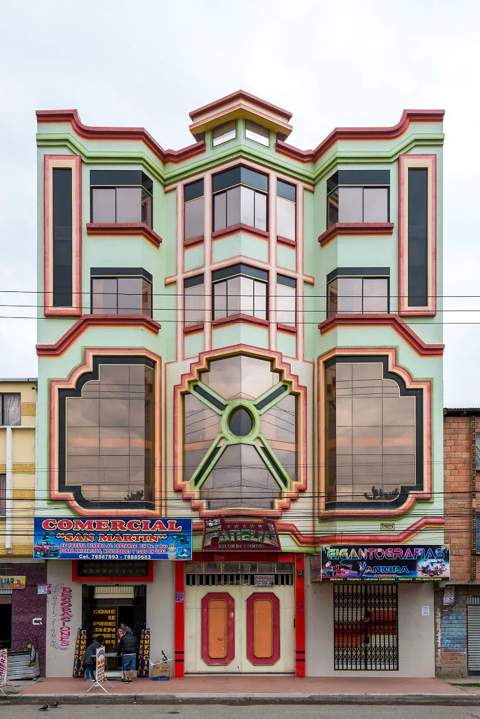 22 Fotos de los edificios de El Alto en Bolivia, para descubrir su estilo arquitectónico único llamado "cholet"