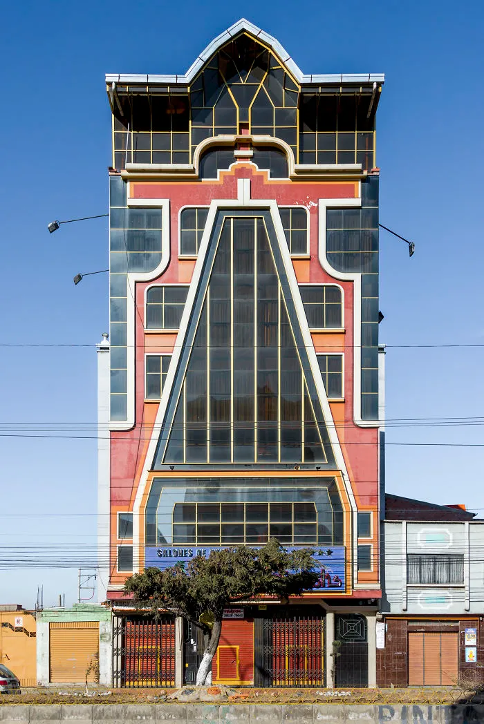 22 Fotos de los edificios de El Alto en Bolivia, para descubrir su estilo arquitectónico único llamado "cholet"