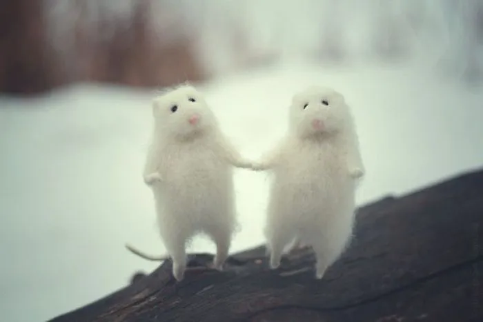 Professional Felt Artist Creates 22 Miniature Characters And They're Just Too Cute