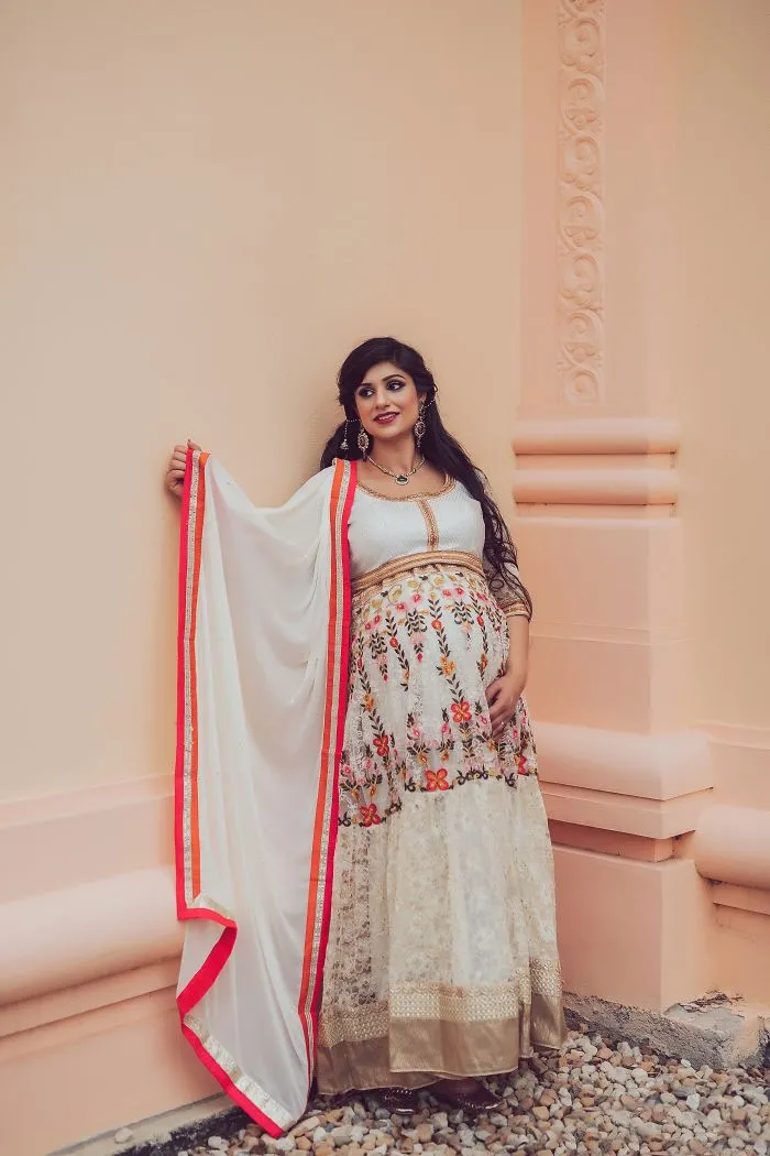 I Take Maternity Pictures Inspired By Indian Culture