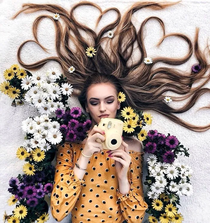 Artist Arranges Amazing Photo Shoots That Show-Off The Beauty Of Her Hair