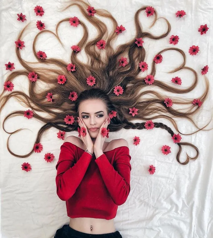 Artist Arranges Amazing Photo Shoots That Show-Off The Beauty Of Her Hair