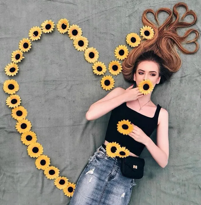 Artist Arranges Amazing Photo Shoots That Show-Off The Beauty Of Her Hair