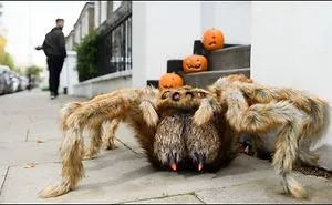 Monster Spider Halloween Prank In London