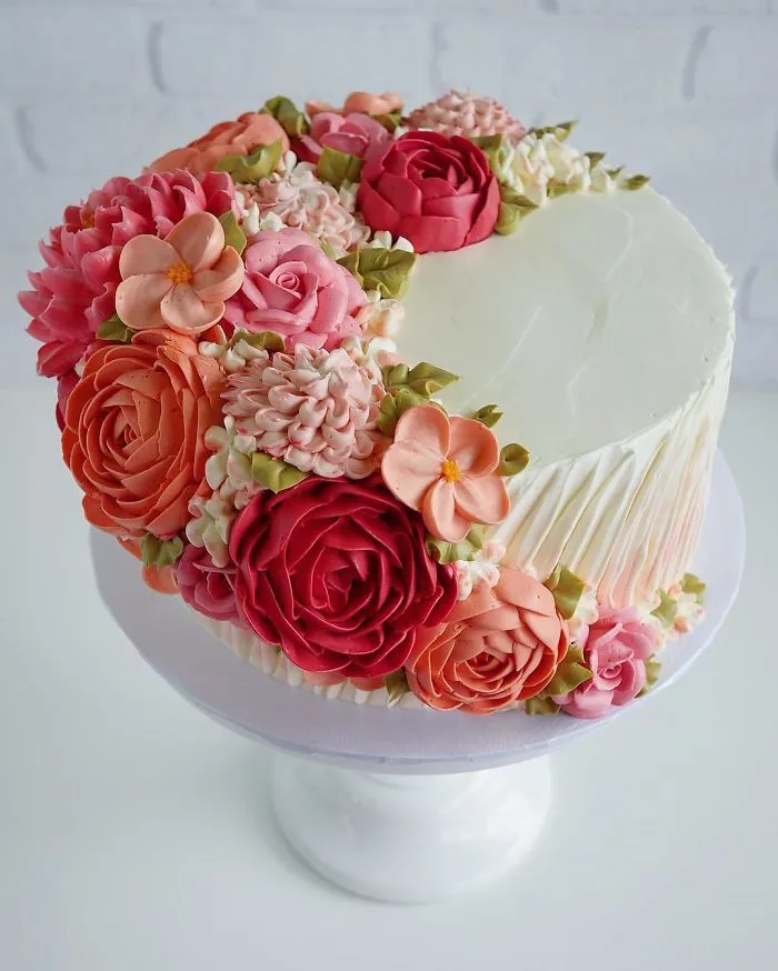 This Artist Creates Stunning Cakes You Would Rather Put On Your Windowsill Than In The Fridge