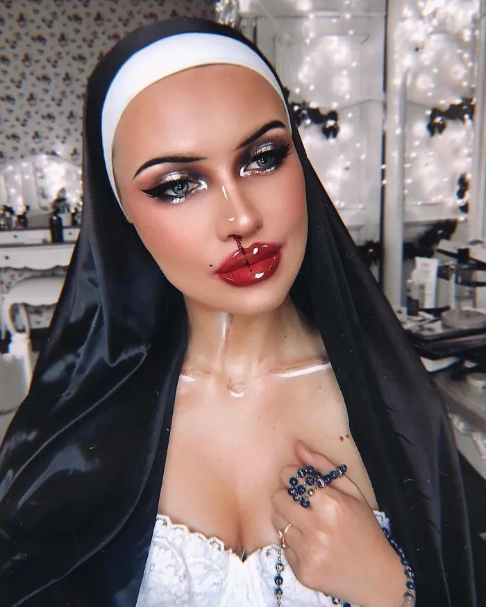 Hace un año descubrí que mi verdadera pasión era el maquillaje, aquí tenéis +20 looks de miedo (NSFW)