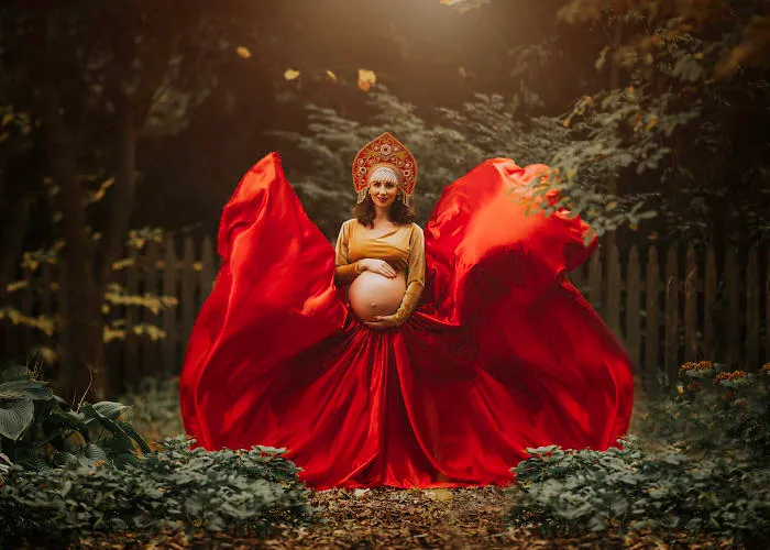 Maternity Pictures Inspired By Russian Culture