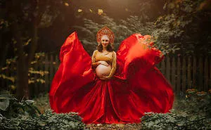 Maternity Pictures Inspired By Russian Culture