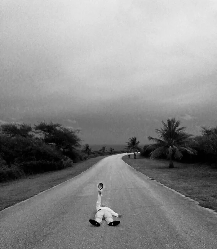 21 Minimalist Photos By BTS's V