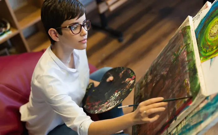 How Do Artists And Galleries Get Along In The Era Of The Internet?