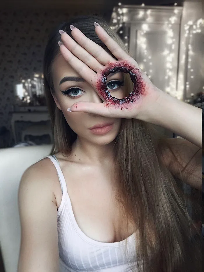 One Year Ago I Discovered My True Passion Was Makeup, Here're 44 Of My Halloween Looks (NSFW)