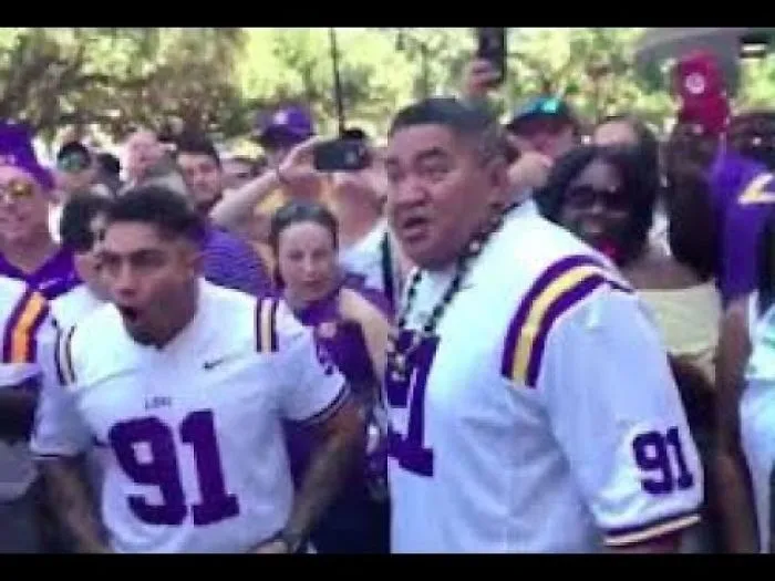 Lsu Player Perform The Haka Dance With His Dad Before Georgia Game!