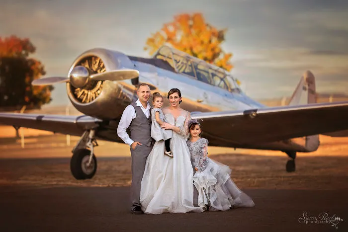 Pilot's Family Photos Really Take Flight!