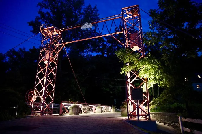 Let There Be Light For Historic New York Bridge!