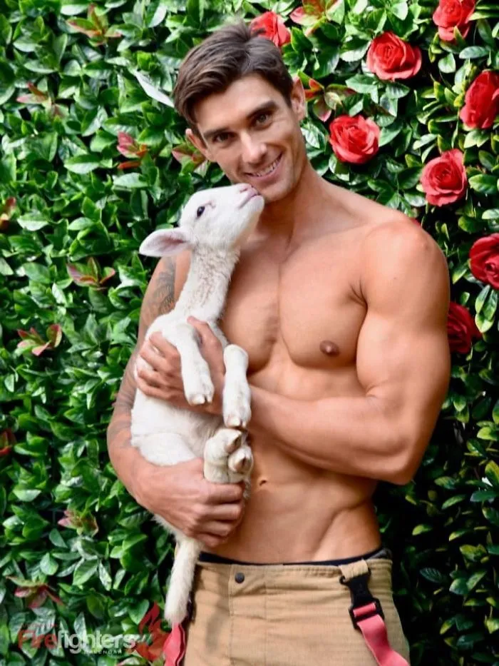 Australian Firefighters Pose With Animals For 2019 Charity Calendar, And The Photos Are So Hot It May Start Fires