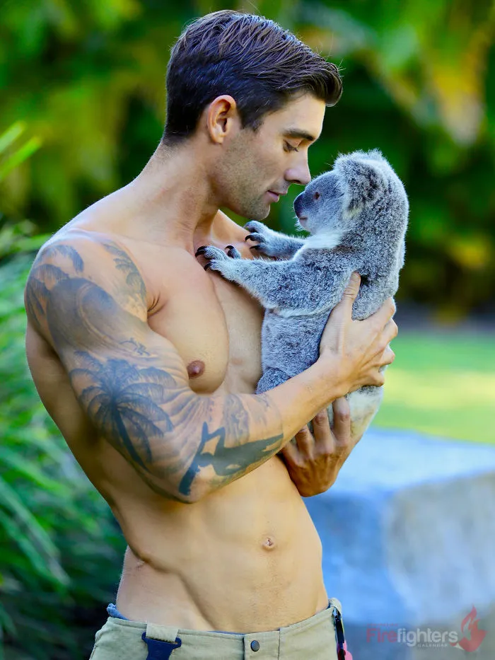 Australian Firefighters Pose With Animals For 2019 Charity Calendar, And The Photos Are So Hot It May Start Fires