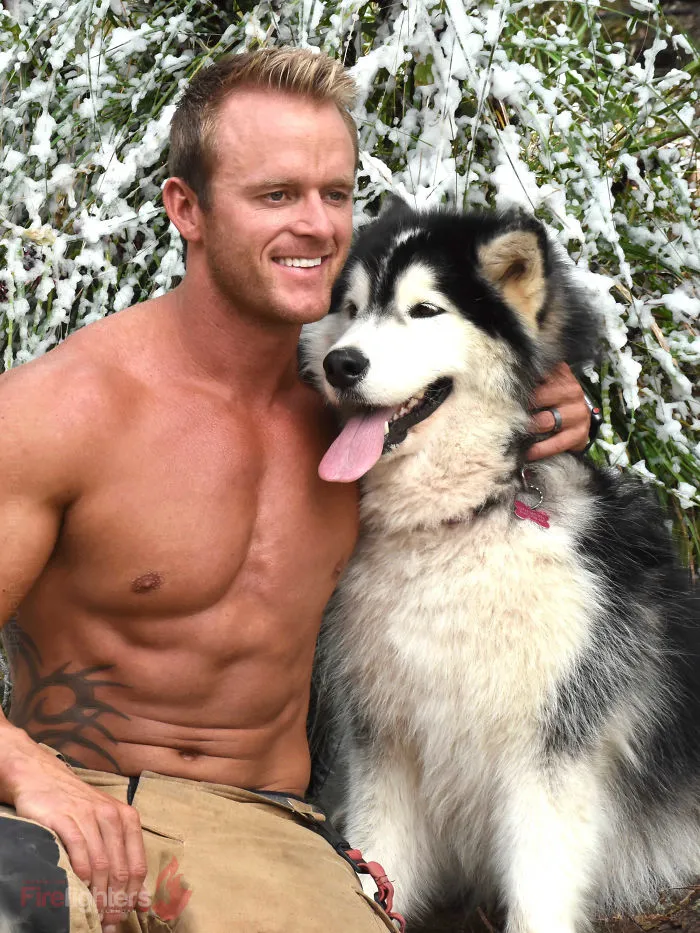 Australian Firefighters Pose With Animals For 2019 Charity Calendar, And The Photos Are So Hot It May Start Fires