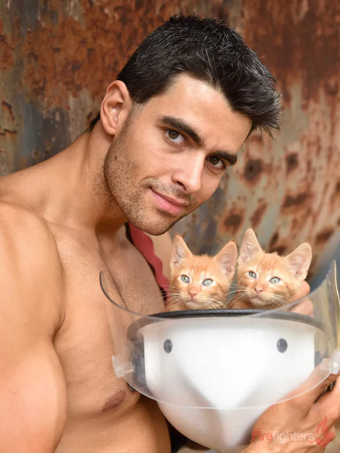 Australian Firefighters Pose With Animals For 2019 Charity Calendar, And The Photos Are So Hot It May Start Fires