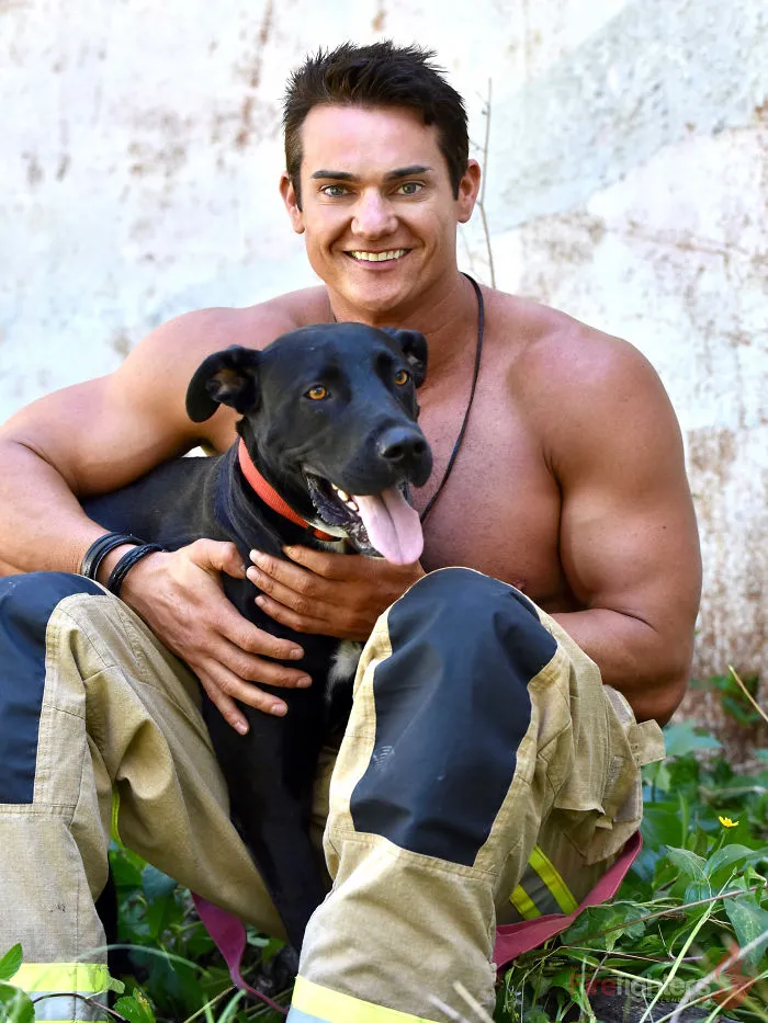 Australian Firefighters Pose With Animals For 2019 Charity Calendar, And The Photos Are So Hot It May Start Fires