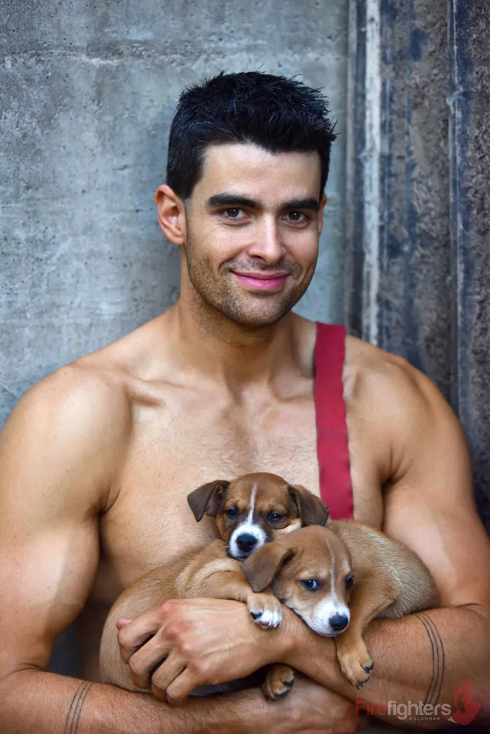 Australian Firefighters Pose With Animals For 2019 Charity Calendar, And The Photos Are So Hot It May Start Fires
