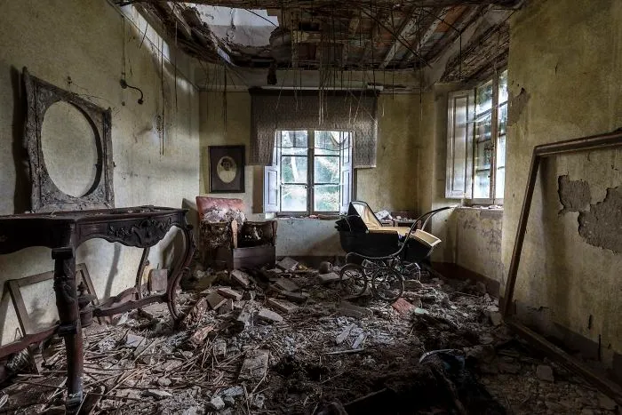 I Took Magnificent Photos Of Abandoned Sites Throughout Italy To Evoke Feelings Of The Past