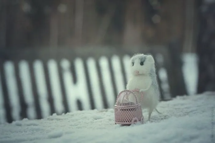 Professional Felt Artist Creates 22 Miniature Characters And They're Just Too Cute