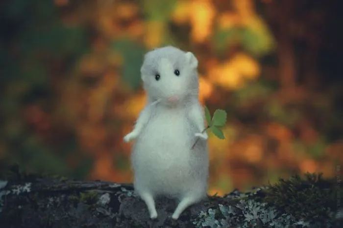 Professional Felt Artist Creates 22 Miniature Characters And They're Just Too Cute