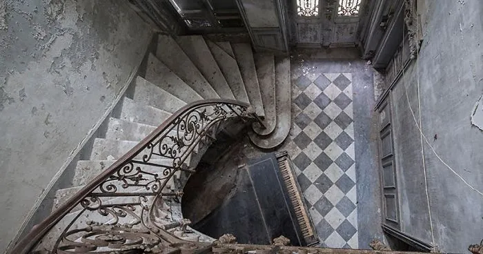 I Travel Through Europe In Search Of Forgotten Pianos In Abandoned Places (Part II)