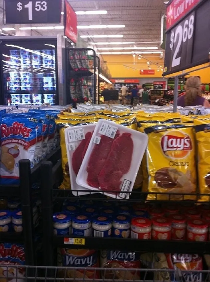 No dejar las cosas que no te vas a llevar en su sitio en el supermercado