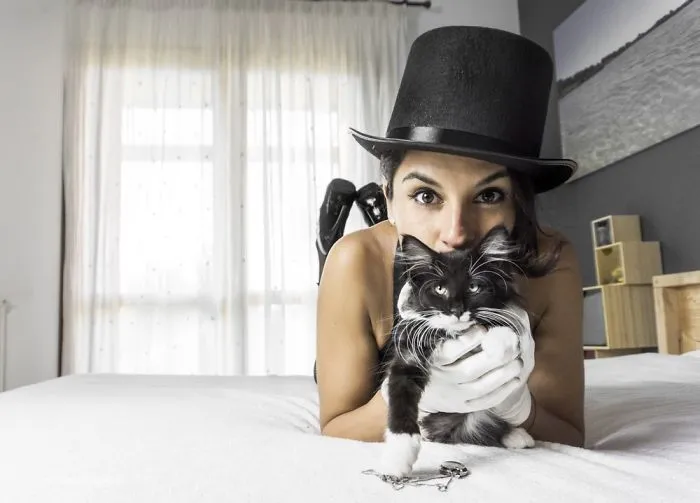 I Capture The Magical Post-Wedding Moments Of Newly-Weds And Their Cats (Part 2)