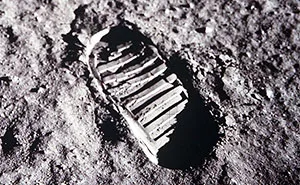 Someone Notices First Steps On The Moon Don't Match Neil Armstrong’s Boots, Gets Destroyed With Facts