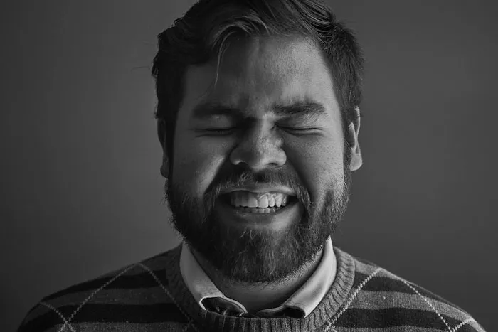 Retratos desnudos: Este fotógrafo se desnuda y capta las reacciones de sus modelos (20+ imágenes)