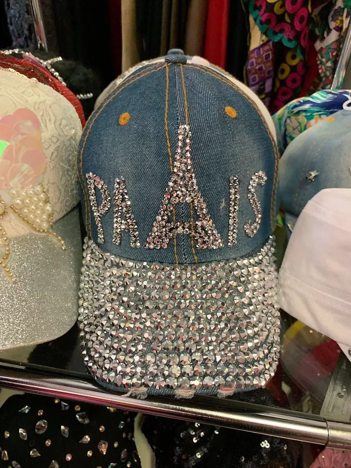 Si hubiera alguna letra que se pareciera a la torre Eiffel...