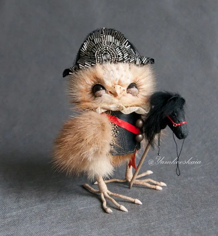 Artist Makes Incredibly Realistic Owl Toys