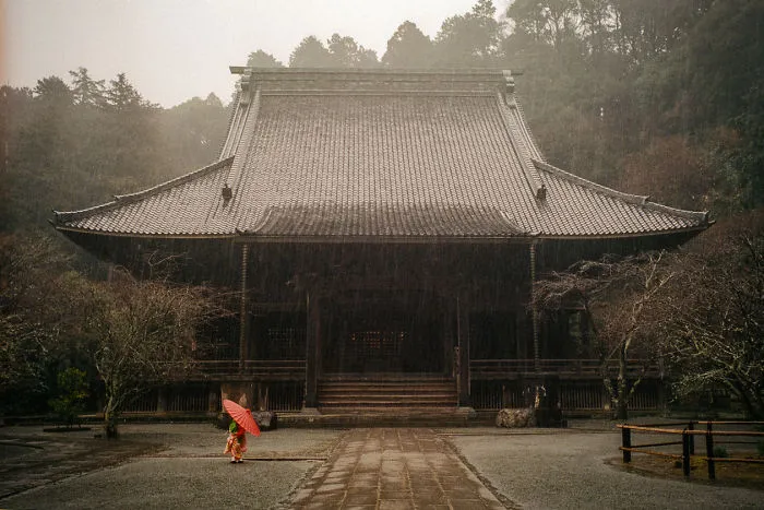 50 Quirky And Extraordinary Moments Of Everyday Life In Japan By Shin Noguchi