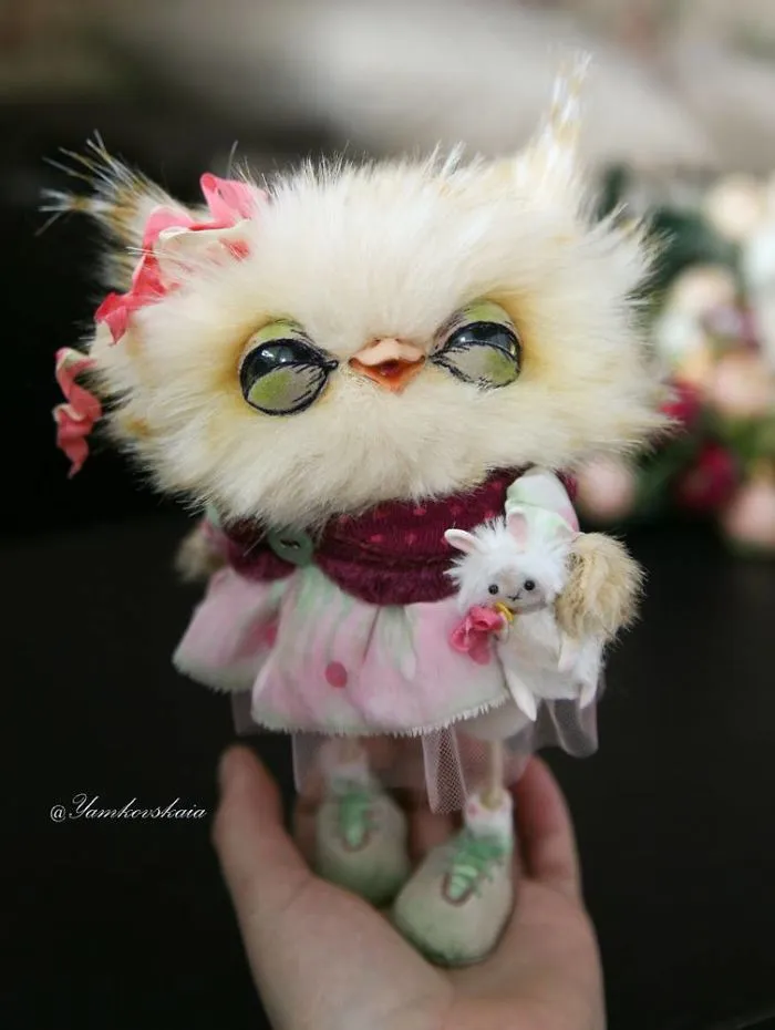 Artist Makes Incredibly Realistic Owl Toys