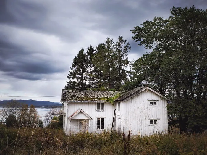 Fotografío casas abandonadas en Escandinavia (30 fotos)