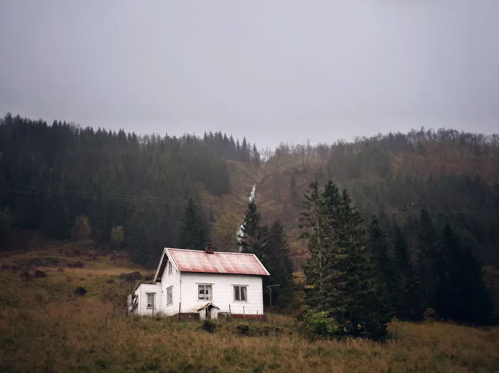I Photograph Abandoned Houses In Scandinavia (30 Pics)