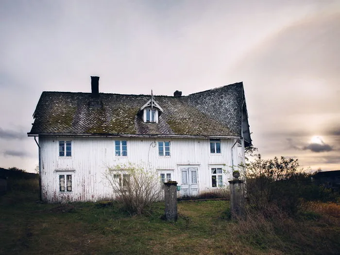 Fotografío casas abandonadas en Escandinavia (30 fotos)