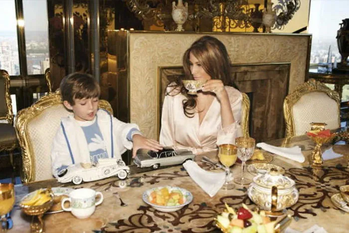Quick Tour Inside Donald Trump’s House!