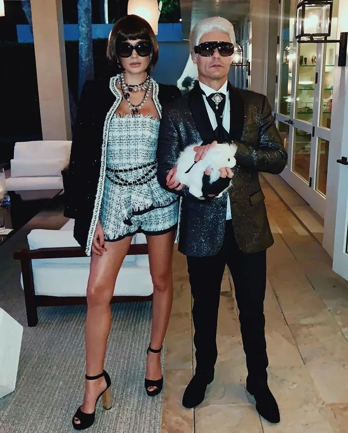 Ryan Seacrest y Shayna Taylor como Karl Lagerfeld y Anna Wintour