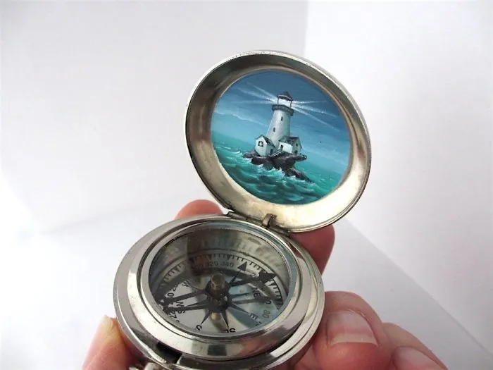 I Paint Adventure Portals That Fit Into Lockets And Compasses