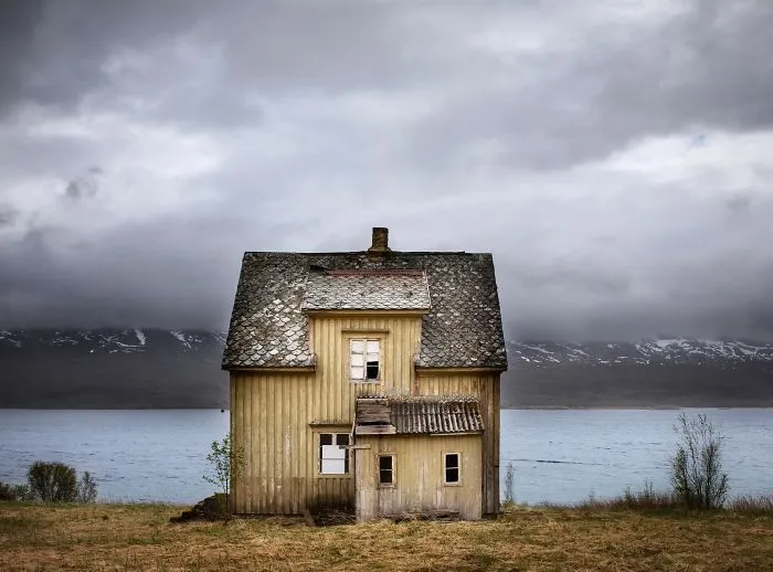 I Photograph Abandoned Houses In Scandinavia (30 Pics)